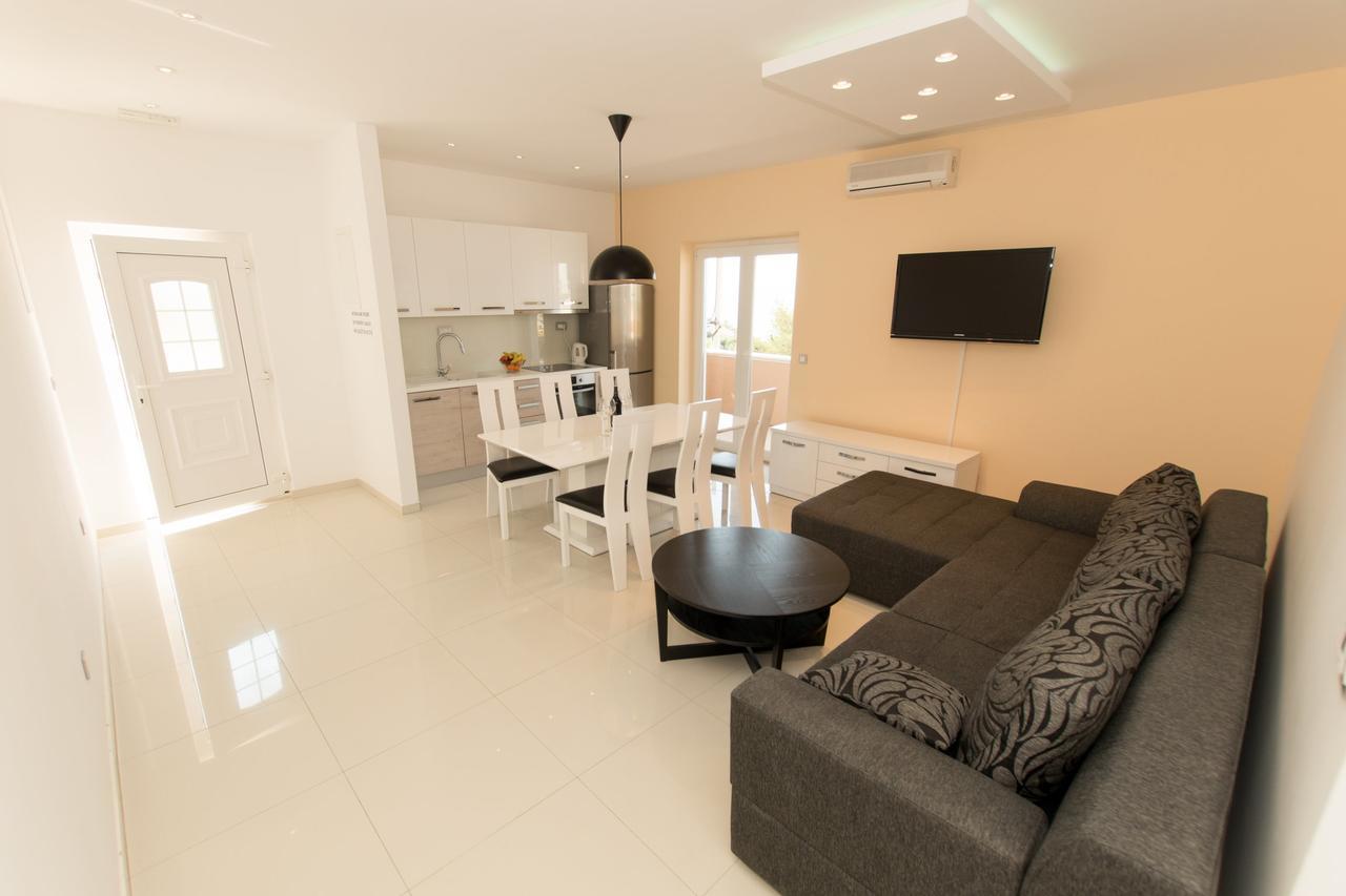 Matko'S Oasis Apartments Brela Ngoại thất bức ảnh
