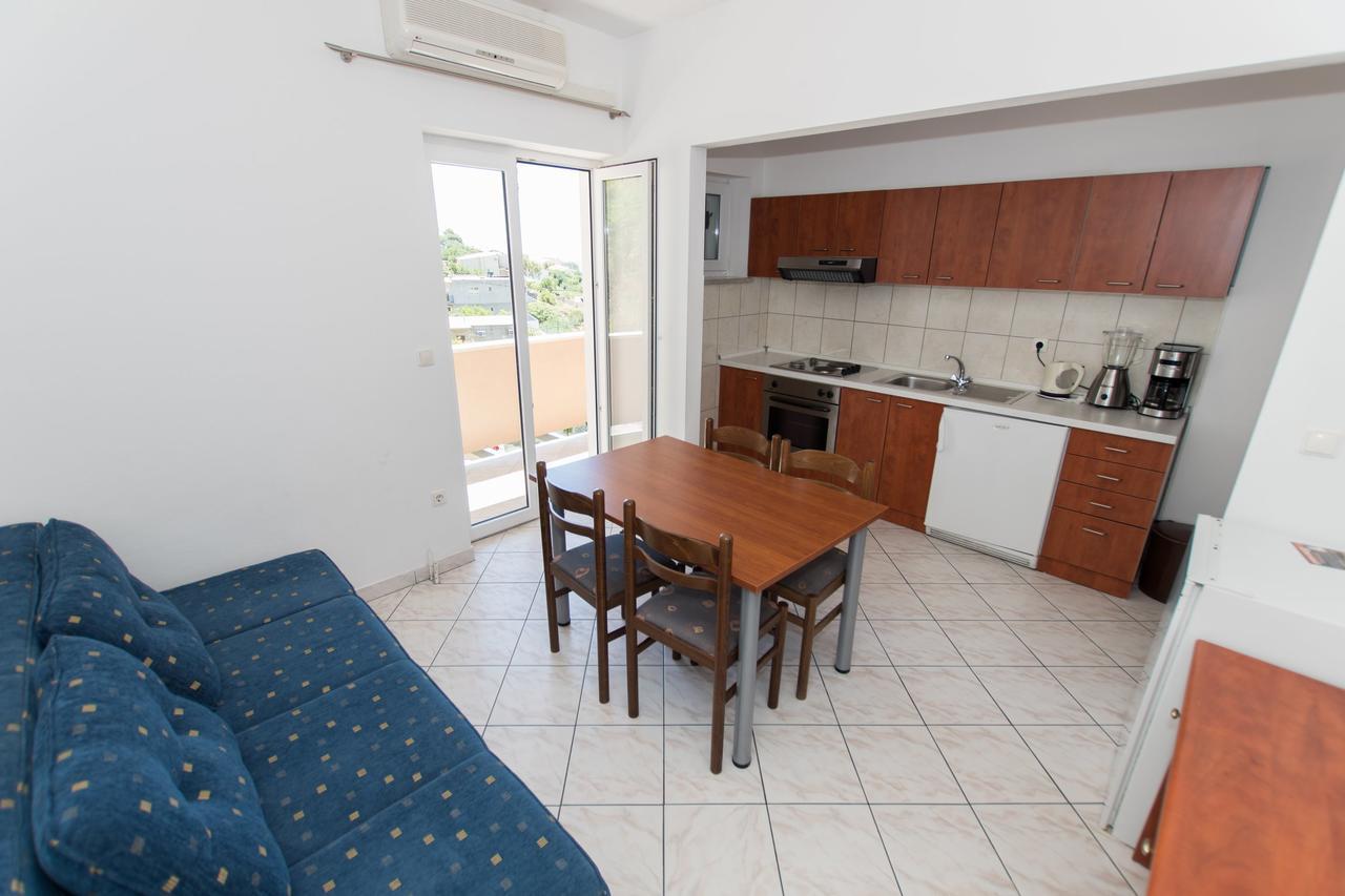 Matko'S Oasis Apartments Brela Ngoại thất bức ảnh