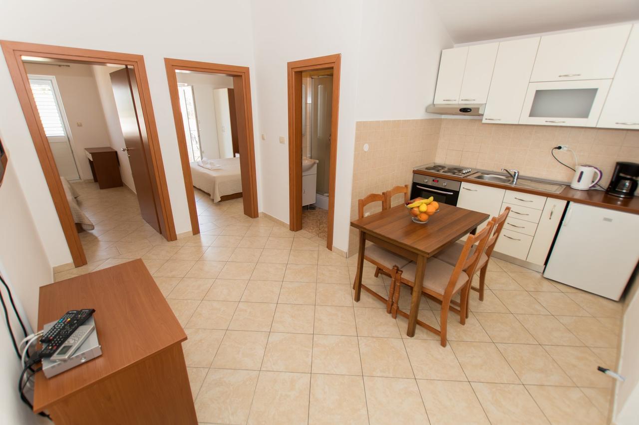Matko'S Oasis Apartments Brela Ngoại thất bức ảnh
