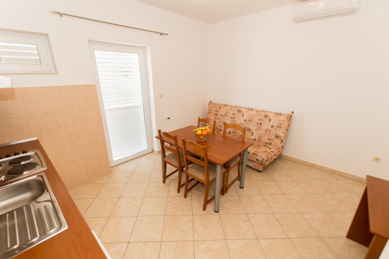 Matko'S Oasis Apartments Brela Ngoại thất bức ảnh